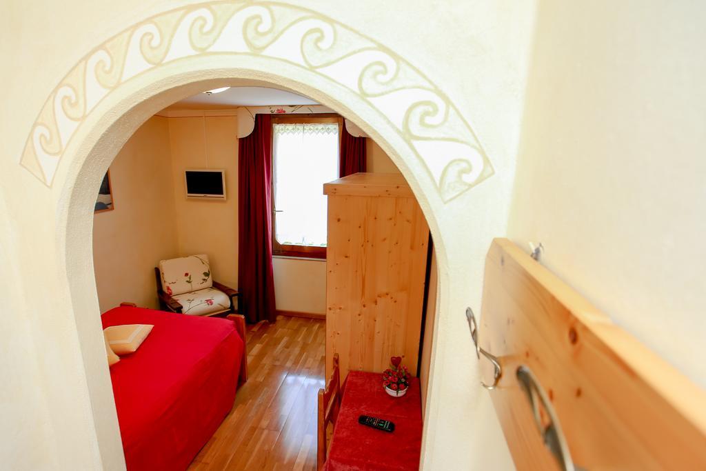 Albergo Adele Bormio Bagian luar foto